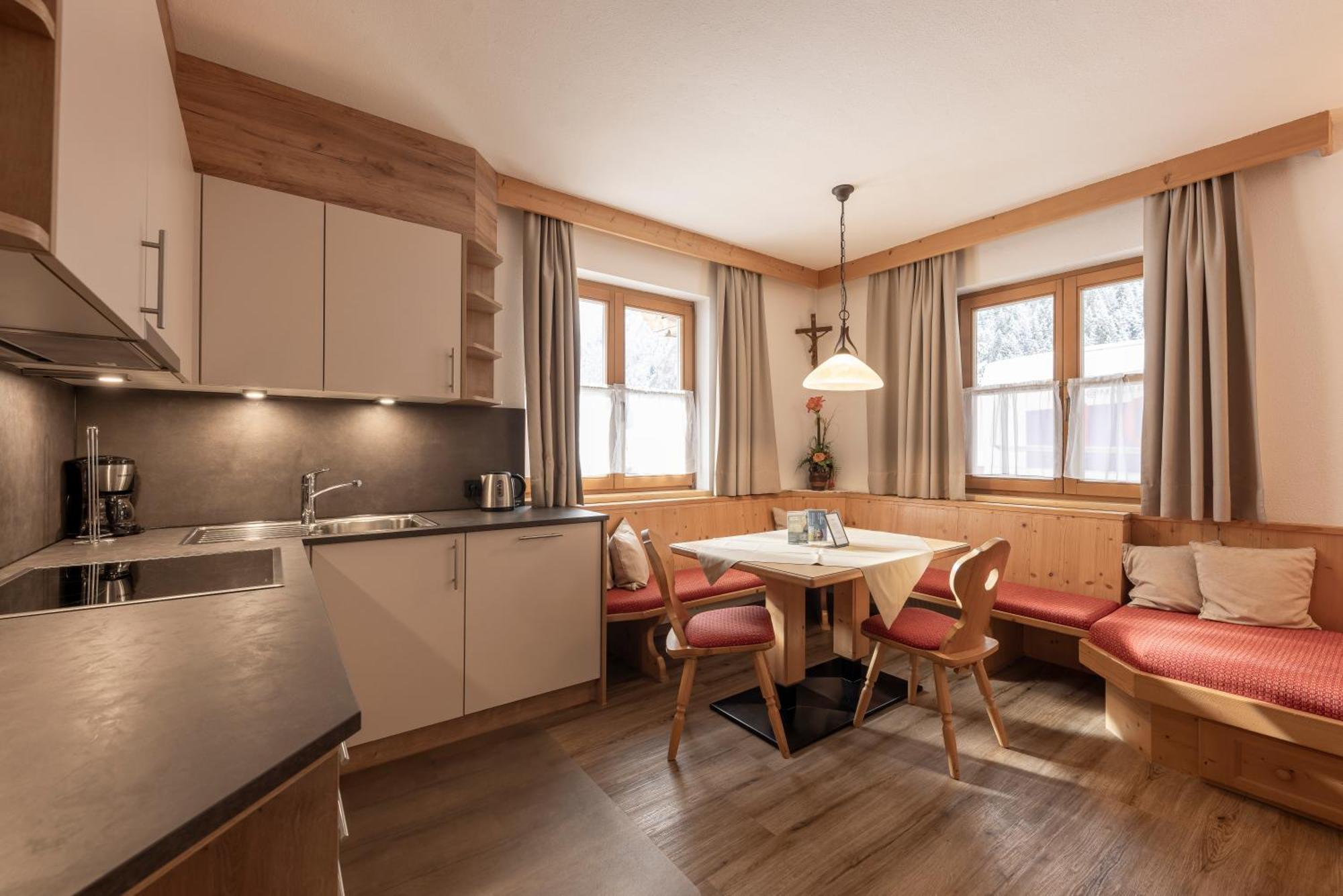 Landhaus Pfurtscheller Нойштіфт-ім-Штубайталь Екстер'єр фото